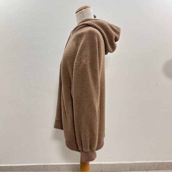 Aritzia Babaton Sherpa Oversized Hoodie - Picture 4 of 7